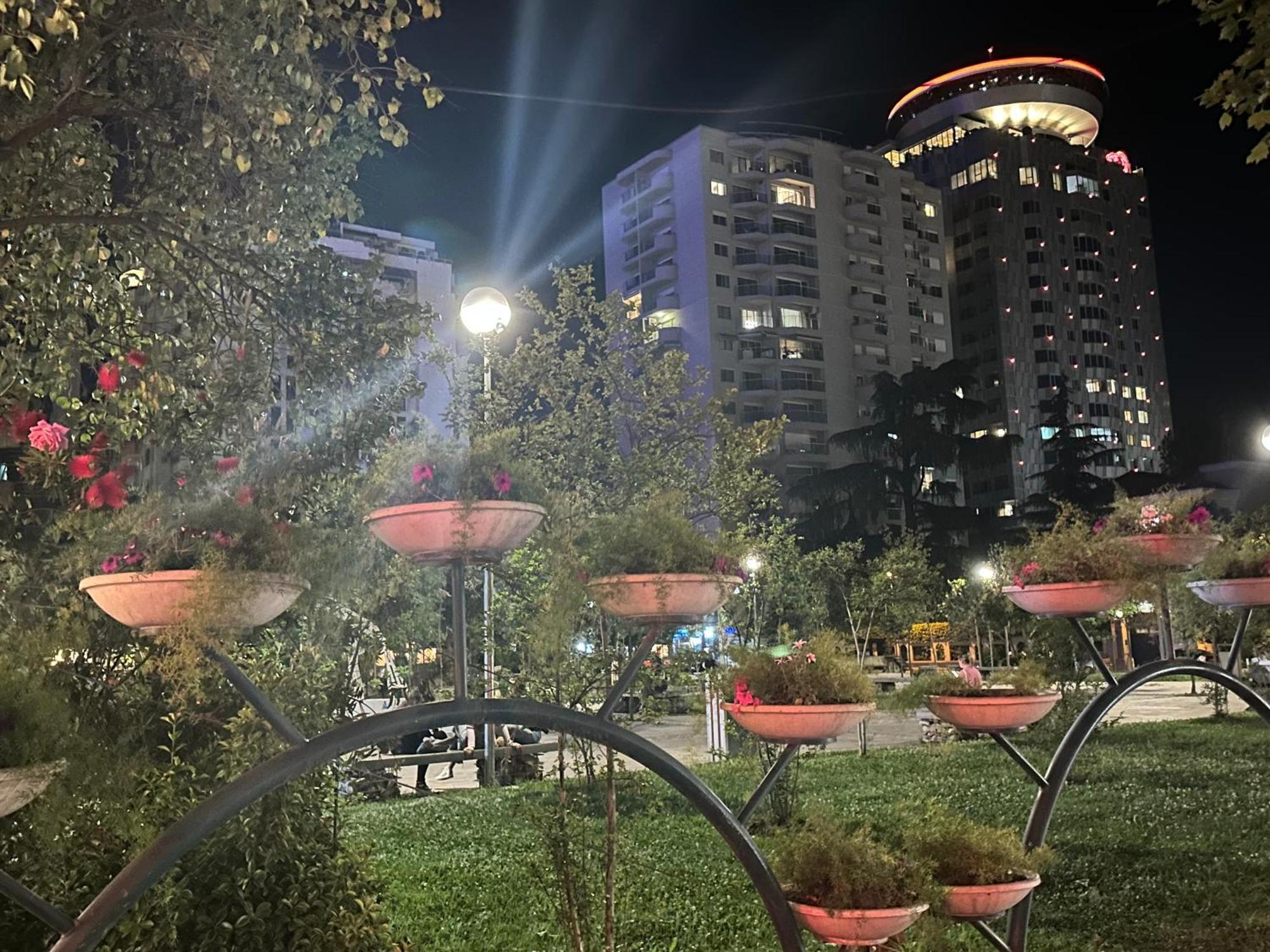 Amo Tower Tirana Center Leilighet Eksteriør bilde